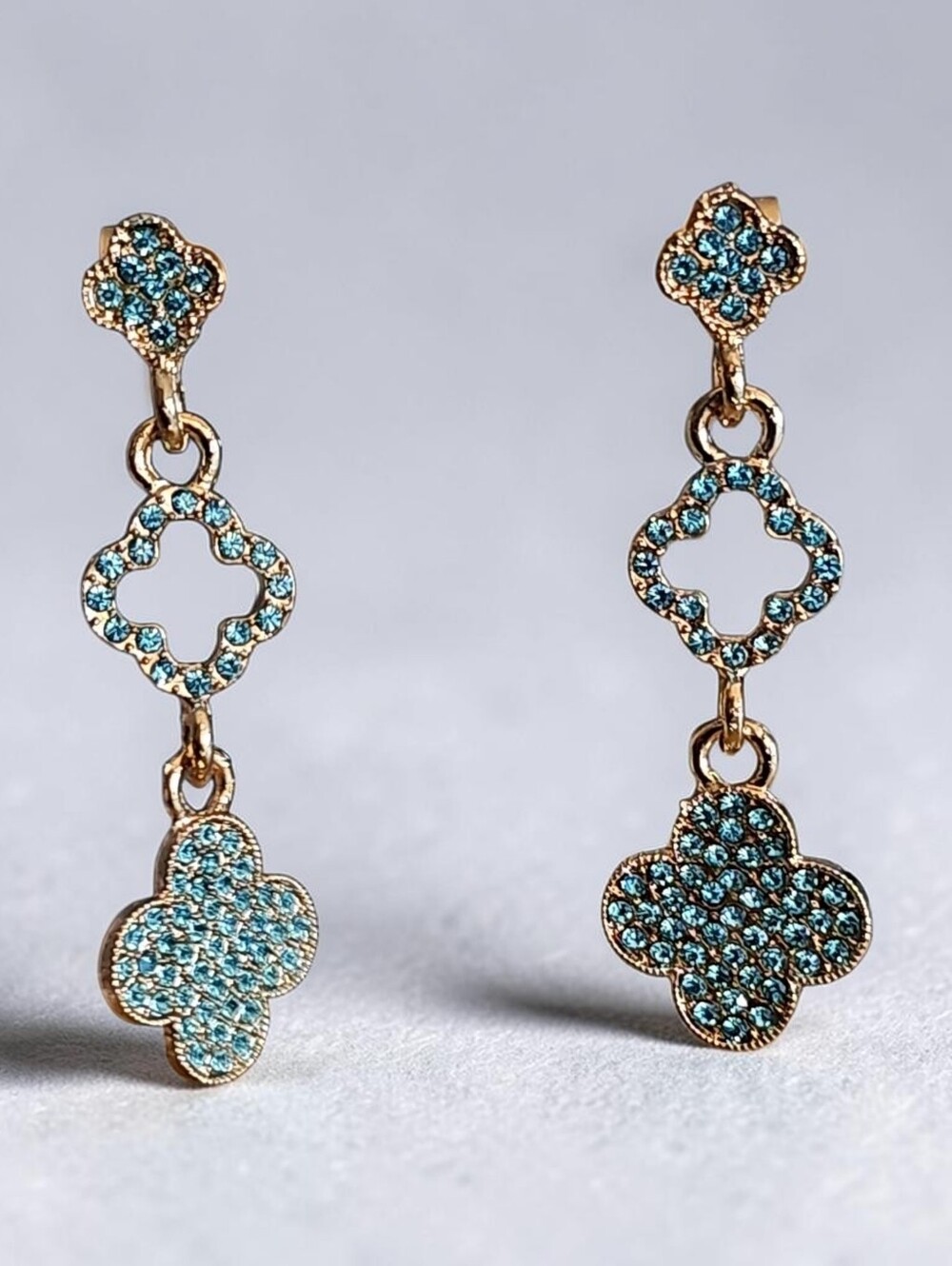 NICOLE NWT Gold-Tone Blue Crystal Clover Drop Earrings - Unbranded